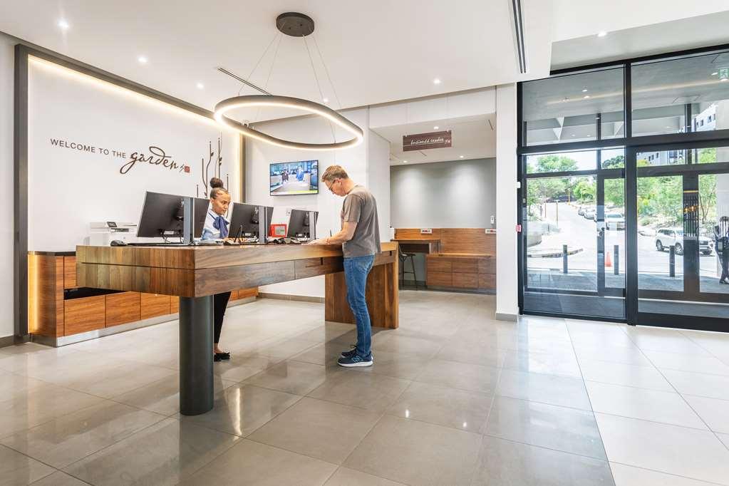 Hilton Garden Inn Windhoek Interior photo