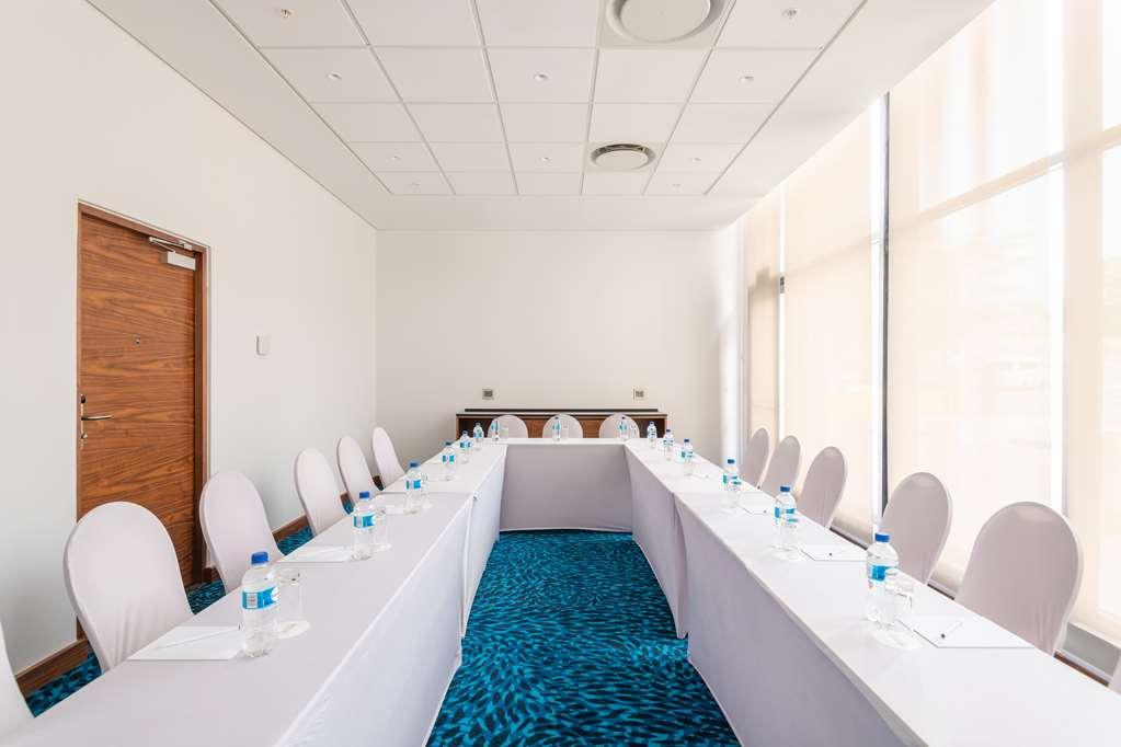 Hilton Garden Inn Windhoek Facilities photo
