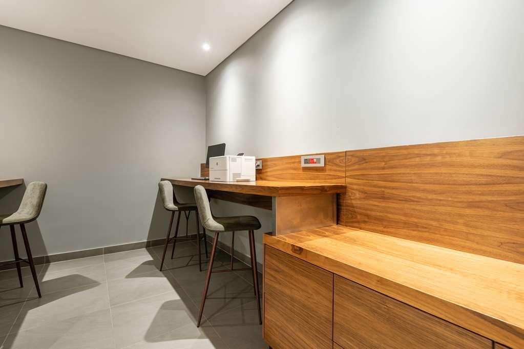 Hilton Garden Inn Windhoek Facilities photo