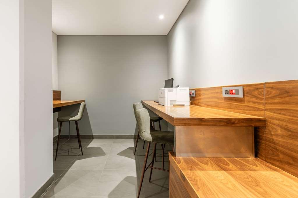Hilton Garden Inn Windhoek Facilities photo